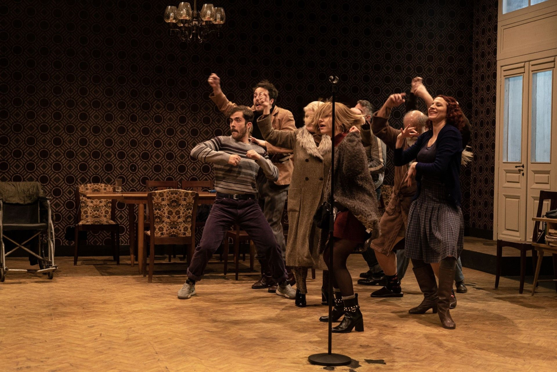 “Σ΄εσάς που με ακούτε”