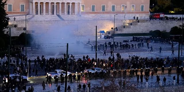 Πατέρας θύματος Τεμπών: “ΜΑΤατζής μου έριξε σπρέι στα μούτρα”