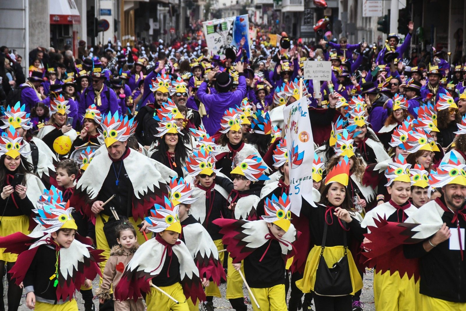 Στιγμιότυπο από το καρναβάλι των μικρών στην Πάτρα