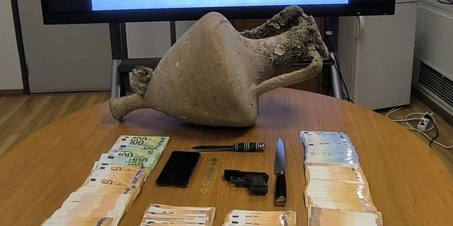 Αρχαιοκάπηλος είχε θέσει προς πώληση στο διαδίκτυο αρχαίο αμφορέα