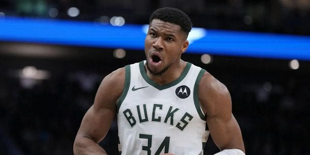 Μπακς – Νικς 121-111: Ο Αντετοκούνμπο διέλυσε και την Νέα Υόρκη