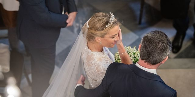 Γάμος Νικόλαου Ντε Γκρες – Χρυσής Βαρδινογιάννη: Οι πρώτες φωτογραφίες μέσα από την εκκλησία