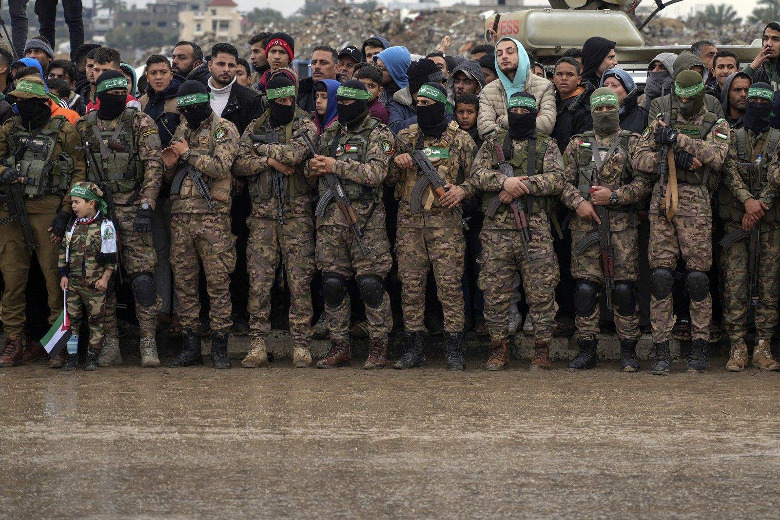 Μαχητές της Χαμάς στη Νουσεϊράτ