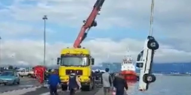 Κέρκυρα: Αυτοκίνητο έπεσε στη θάλασσα – Απεγκλωβίστηκε ο οδηγός