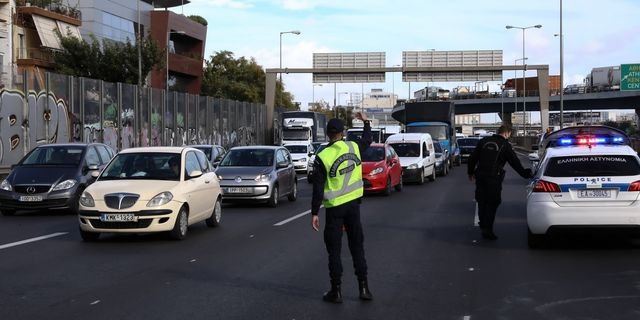 Κίνηση στους δρόμους: Χάος στον Κηφισό λόγω τροχαίου ατυχήματος