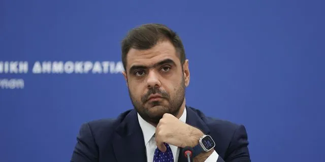 Μαρινάκης: Το ΠΑΣΟΚ θέλει να μιλάμε για εξεταστικές, αντί για την οικονομία