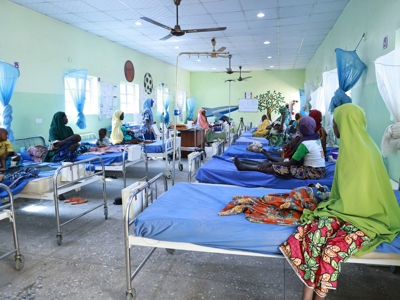 Θάλαμος εντατικής θεραπείας στο κέντρο σίτισης ασθενών Unguwa Uku, Kano