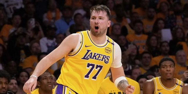 NBA: Ντόντσιτς και ΛεΜπρόν έδωσαν σόου στο Ντένβερ και διέλυσαν με 123-100 τους Νάγκετς