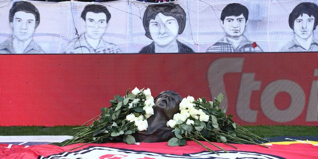 Ολυμπιακός: Ρίγη συγκίνησης στο “Γεώργιος Καραϊσκάκης” για τα θύματα της τραγωδίας της Θύρας 7