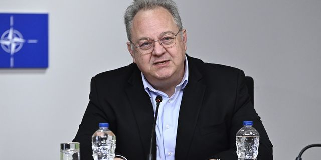 Κώστας Παπαζάχος