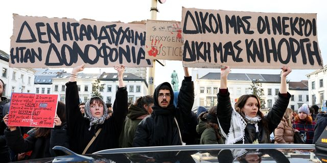 Τέμπη: Διαδήλωση έξω από το Ευρωπαϊκό Κοινοβούλιο στη μνήμη των θυμάτων