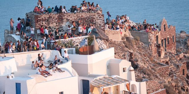 Ποιες είναι οι 20 χώρες που στέλνουν στην Ελλάδα τους περισσότερους τουρίστες