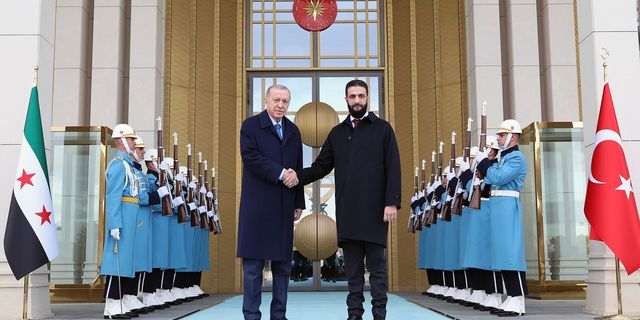 Συνάντηση του Ερντογάν με τον μεταβατικό πρόεδρο της Συρίας στην Άγκυρα