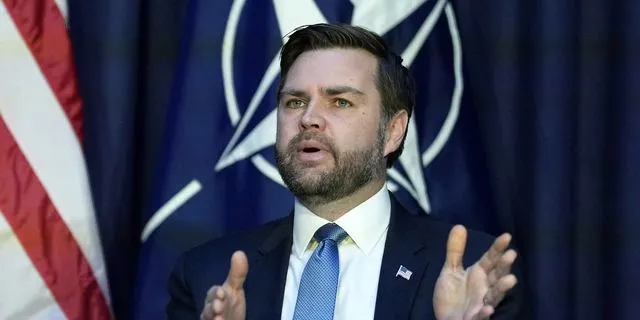 Γερμανία: Ο αντιπρόεδρος των ΗΠΑ συναντήθηκε με την ηγέτιδα της AfD στο Μόναχο