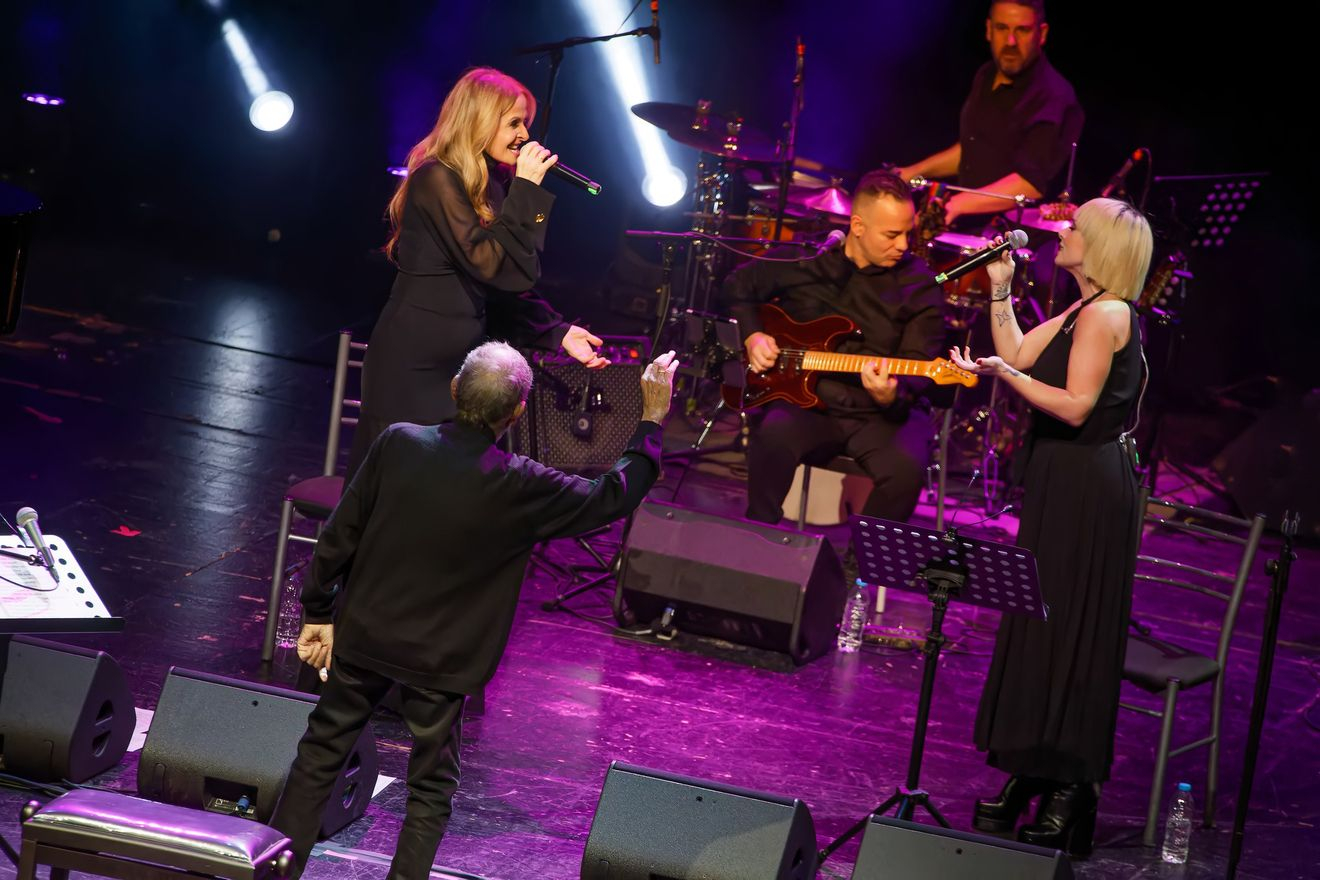 "Διάλογος" με τον Ξαρχάκο στο Θέατρο Παλλάς