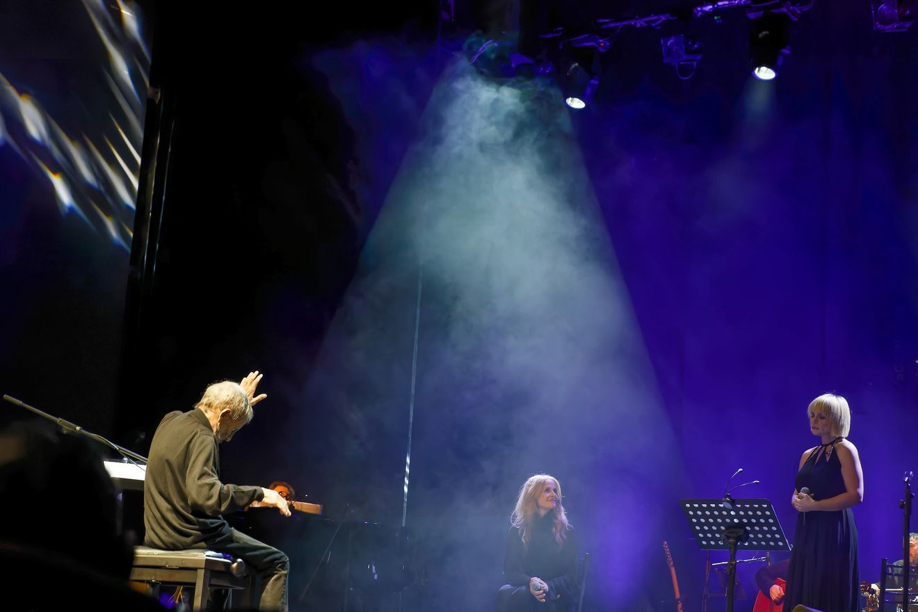 "Διάλογος" με τον Σταύρο Ξαρχάκο στο Θέατρο Παλλάς