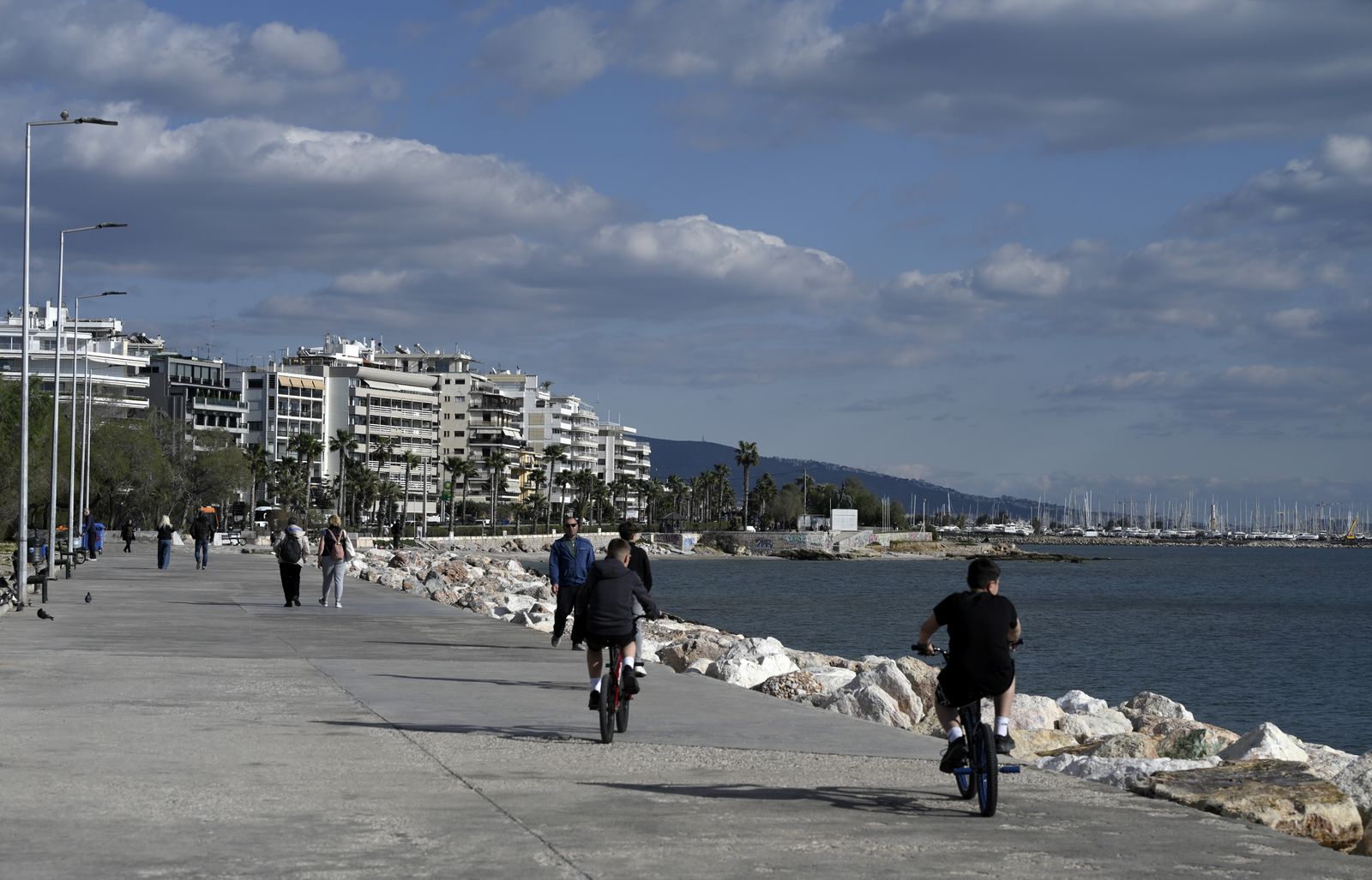 Καιρός: Αίθριος στο μεγαλύτερο μέρος της χώρας – Πού θα έχει βροχές