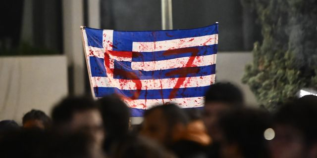 Συλλαλητήριο στην πλατεία Συντάγματος για το σιδηροδρομικό δυστύχημα των Τεμπών