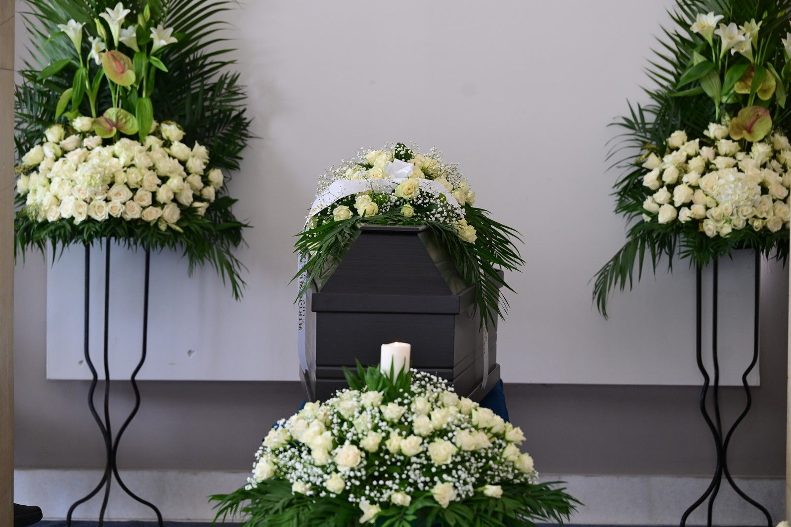 Κηδεία της Τζώρτζιας Αργυροπούλου, συζύγου του Μανώλη Γλέζου, από το Α' Νεκροταφείο Αθηνών