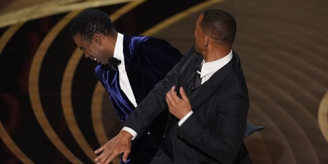Η στιγμή που ο Will Smith χτυπά τον Chris Rock στα Όσκαρ 2022