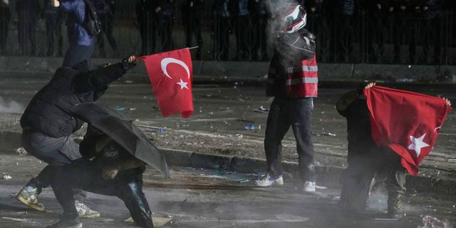 Τουρκία: Συνεχίζονται για 6η νύχτα οι διαδηλώσεις – 1.133 συλλήψεις από την έναρξη των κινητοποιήσεων