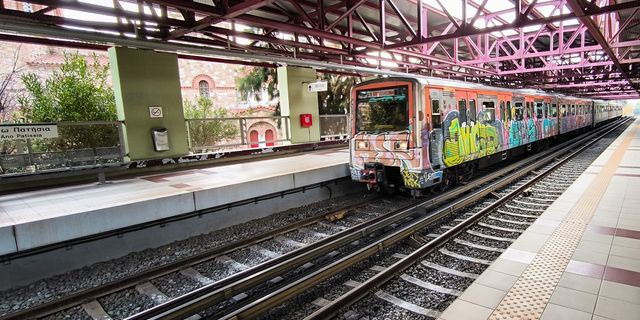 ΚΚΕ: Τριτοκοσμικές συνθήκες στον ηλεκτρικό της Αθήνας