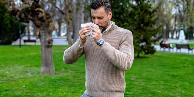 O ύπουλος τρόπος που η εποχική αλλεργία νικάει πια όλες τις ηλικίες