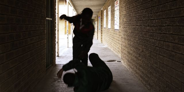 Ρέθυμνο: Πέντε 15χρονες ξυλοκόπησαν συνομήλική τους – Συνελήφθη και το θύμα γιατί τραβούσε βίντεο