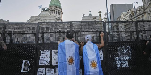 Στο “κατώφλι” του ΔΝΤ και πάλι η Αργεντινή