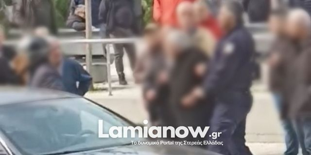 Λαμία: Μαινόμενος ιερωμένος επιτίθεται και βρίζει αστυνομικούς γιατί του πήραν τις πινακίδες – Βίντεο