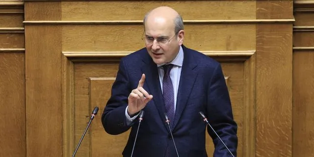 Χατζηδάκης: Άμεσης εφαρμογής οι 14 παρεμβάσεις για το Δημόσιο