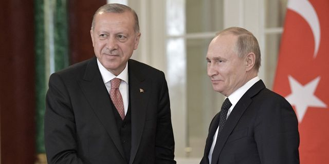 Ερντογάν σε Πούτιν: Είμαστε έτοιμοι να φιλοξενήσουμε ειρηνευτικές συνομιλίες