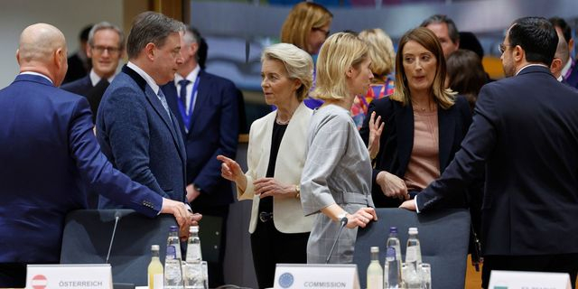 Σύνοδος Κορυφής: Ομοφωνία για την άμυνα – Συμφωνία χωρίς Όρμπαν για την Ουκρανία