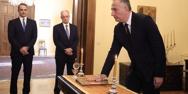 Σταύρος Καλαφάτης: Ορκίστηκε υφυπουργός Ανάπτυξης