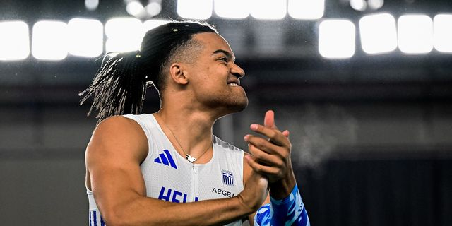 Παγκόσμιο Κλειστού στίβου: Η απονομή του ασημένιου μεταλλίου στον πανευτυχή Εμμανουήλ Καραλή