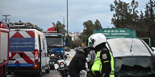 Καραμπόλα τριών οχημάτων στη Λ. Αθήνων
