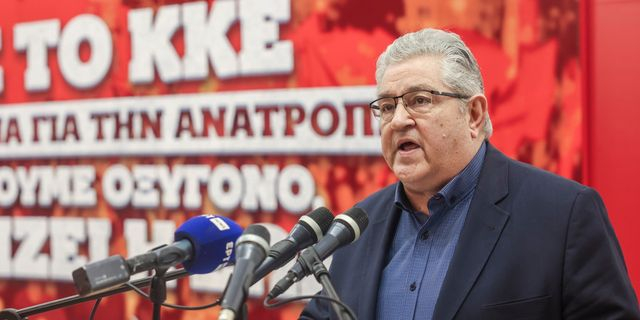 Ομιλία του ΓΓ της ΚΕ του ΚΚΕ Δημήτρη Κουτσούμπα στο Αριστοτέλειο Πανεπιστήμιο Θεσσαλονίκης (ΑΠΘ), σε εκδήλωση που διοργάνωσαν η Τομεακή Επιτροπή Πανεπιστημίων Θεσσαλονίκης του ΚΚΕ και η Περιφερειακή Οργάνωση ΑΕΙ Θεσσαλονίκης της ΚΝΕ με τίτλο "Με το ΚΚΕ στον αγώνα για την ανατροπή, παίρνουμε οξυγόνο, κερδίζει η ζωή!".