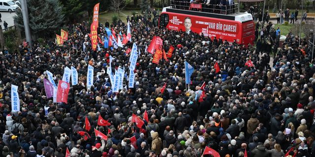 Berk Esen στο NEWS 24/7: Η Τουρκία κινδυνεύει να γίνει Ρωσία και Λευκορωσία