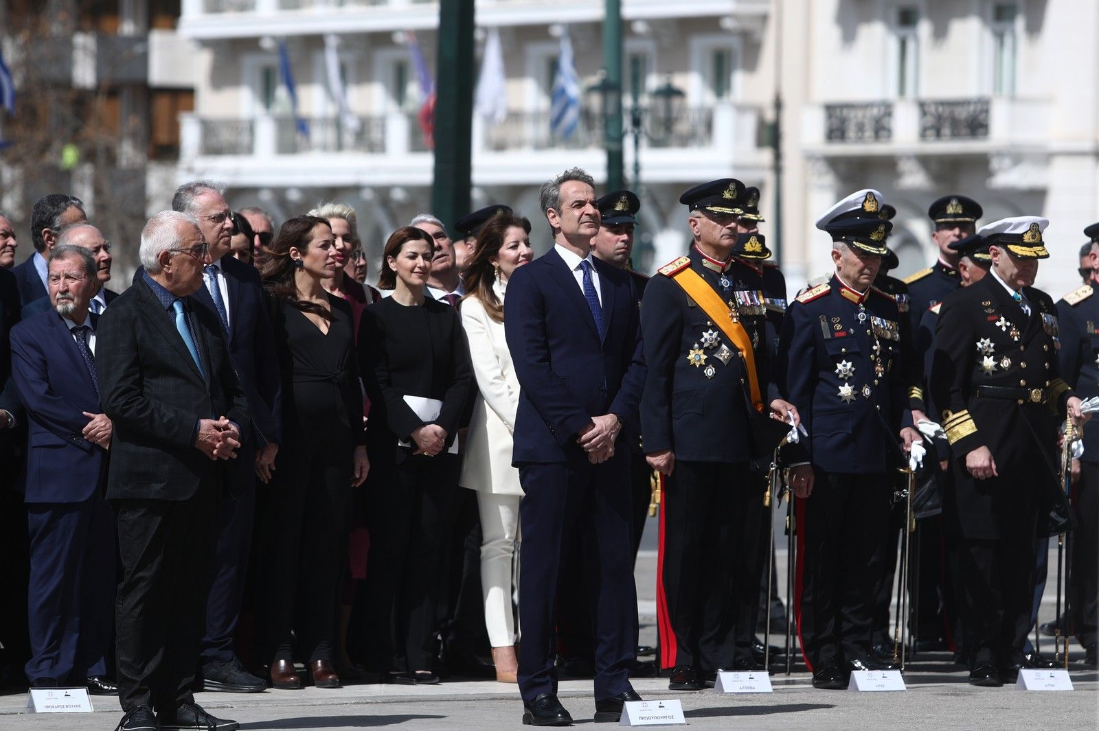 Κατάθεση στεφάνου στο Μνημείο του Άγνωστου Στρατιώτη από το νέο Πρόεδρο της Δημοκρατίας Κωνσταντίνο Τασούλα