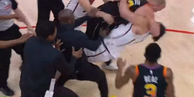 NBA: Ήρθαν στα χέρια Άνταμς και Πλάμλι σε απίστευτο τσακωμό και αποβλήθηκαν