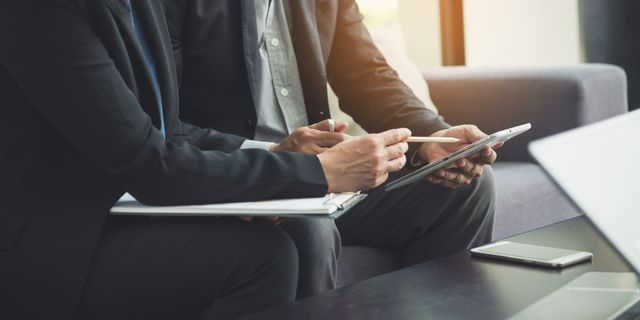 Πού μεταναστεύουν οι Έλληνες για δουλειά και πού βρίσκονται οι ευκαιρίες