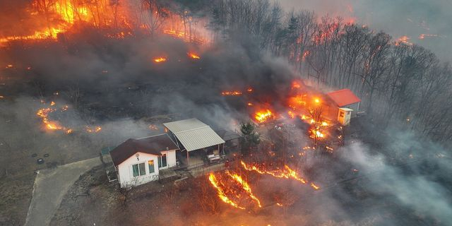 Καταστροφική πυρκαγιά στη Νότια Κορέα