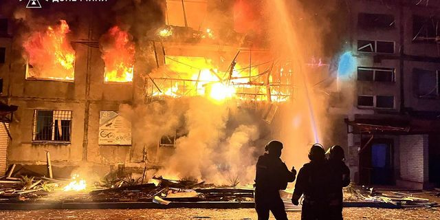 Ρωσία: Στις φλόγες αεροδρόμιο έπειτα από επιδρομή drones της Ουκρανίας 