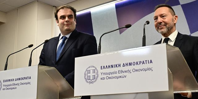 Συνάντηση Πιερρακάκη – Στουρνάρα στο Υπουργείο Οικονομικών 