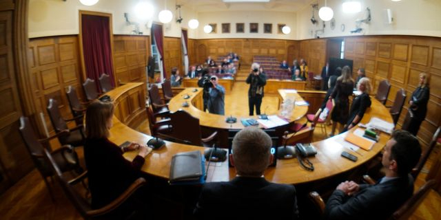 Τέμπη: Αποχώρησε η Νέα Αριστερά από την Προανακριτική, μετά το υπόμνημα Καραμανλή – “Ημέρα ντροπής”
