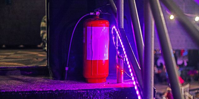 Μπαράζ ελέγχων της Πυροσβεστικής σε νυχτερινά κέντρα για πυρασφάλεια