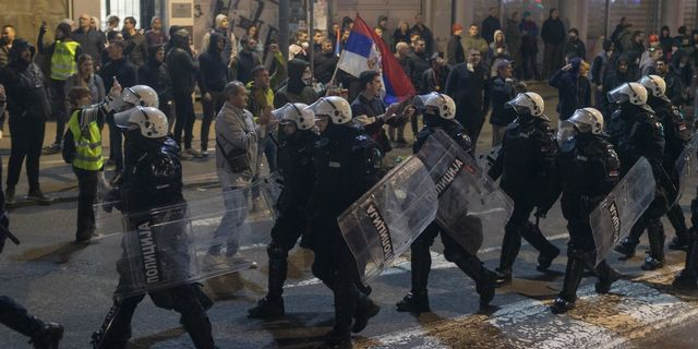 Σερβία: Καταγγελία για χρήση ηχητικού κανονιού στη διαδήλωση – Βίντεο σοκ
