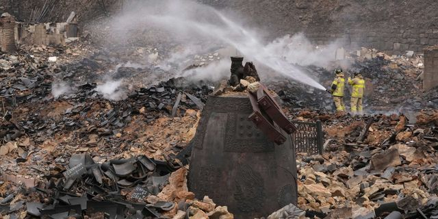 Πυρκαγιές στη Νότια Κορέα: 28 νεκροί, βροχές “συνέβαλαν” στο έργο των πυροσβεστών