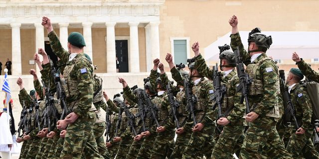 Στρατιωτική παρέλαση στην Αθήνα για την εθνική επέτειο της 25ης Μαρτίου 1821 (φωτογραφία αρχείου)
