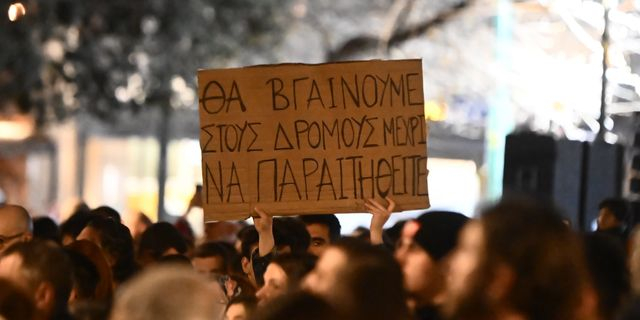 Δημοσκόπηση Metron Analysis: Τι οδήγησε τον κόσμο στις κινητοποιήσεις για τα Τέμπη